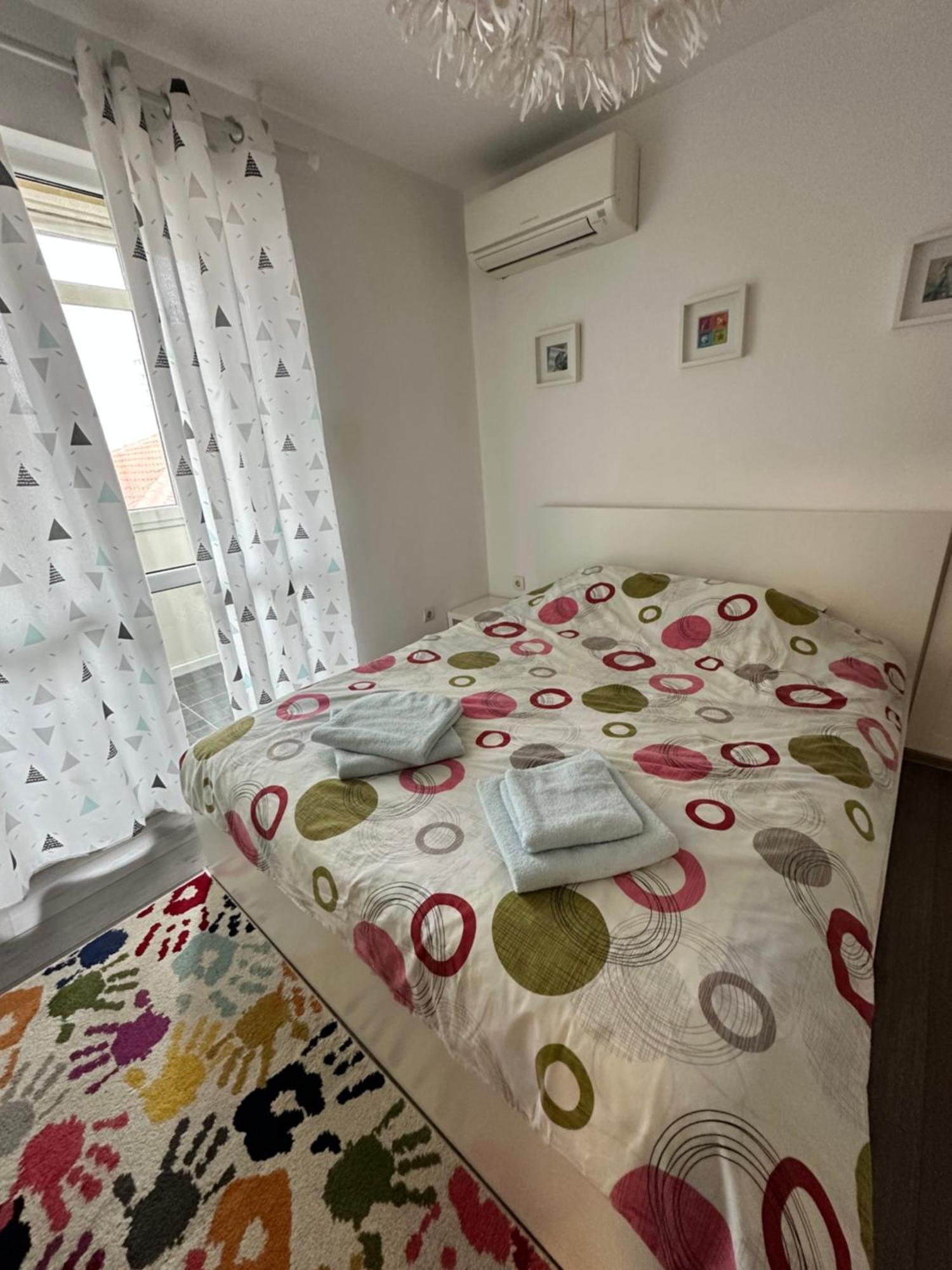 Briz Apartment; 2 Bdr; 6 Guests; Private Parking Varna Eksteriør bilde